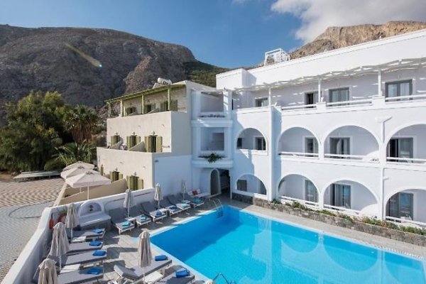 Blue Waves Hotel