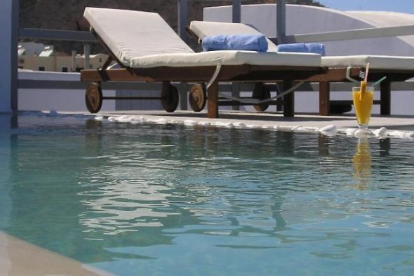 Blue Waves Hotel
