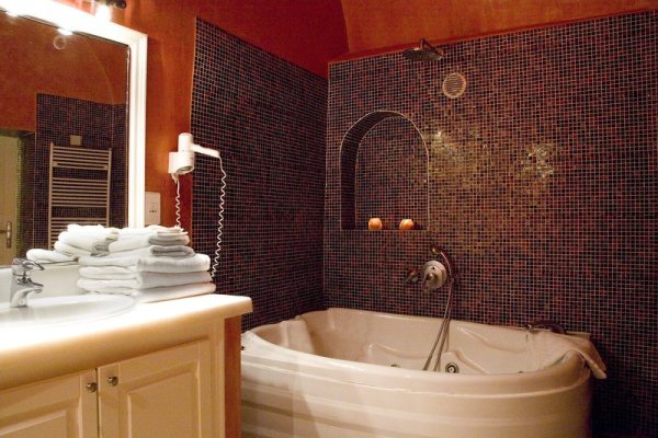 Asha Luxury Suites