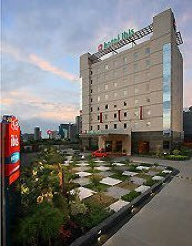 ibis Gurgaon Golf Course Road Hotel