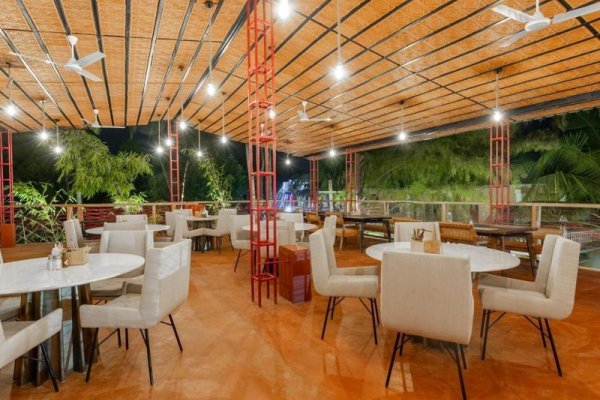 Justa Morjim Beach Resort And Spa