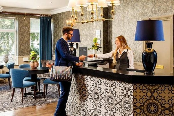 Queens Hotel & Spa
