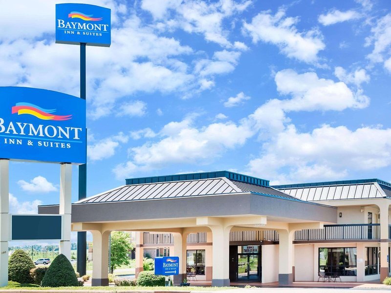 Baymont Inn & Suites Clarksville Northeast