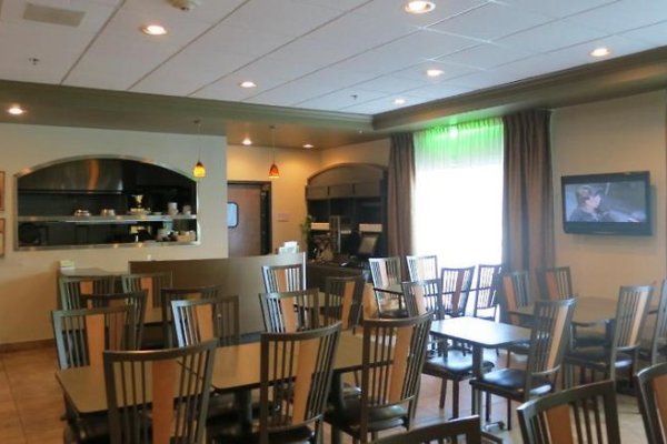 Days Inn by Wyndham Levis
