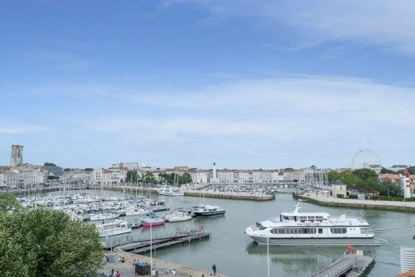 Maisons du Monde Hôtel & Suites  La Rochelle