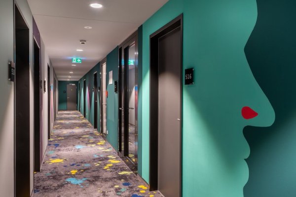 Holiday Inn  the niu, Charly Frankfurt City