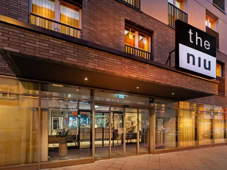 Holiday Inn  the niu, Charly Frankfurt City