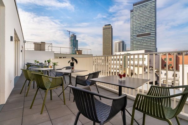 Holiday Inn  the niu, Charly Frankfurt City