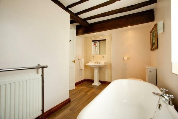 The Rose & Crown Hotel