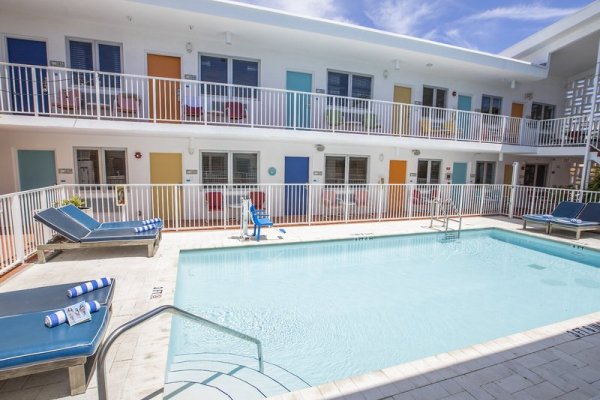 Waterside Hotel