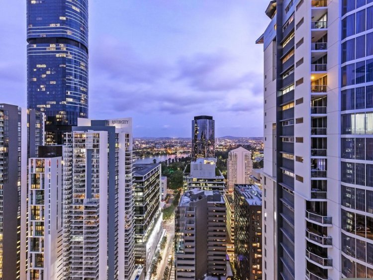 Oaks Brisbane Festival Suites