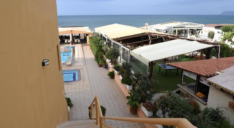 Esperides Beach Hotel Apartments