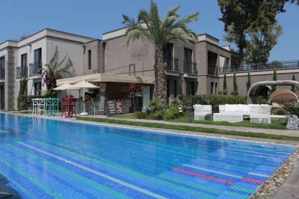 Sandora Boutique Hotel
