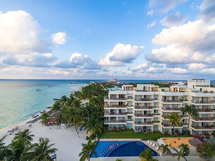 Ixchel Beach Hotel