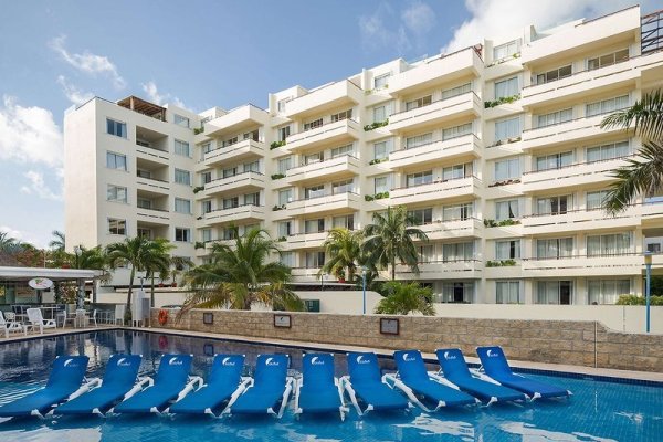 Ixchel Beach Hotel