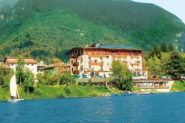Hotel Mezzolago