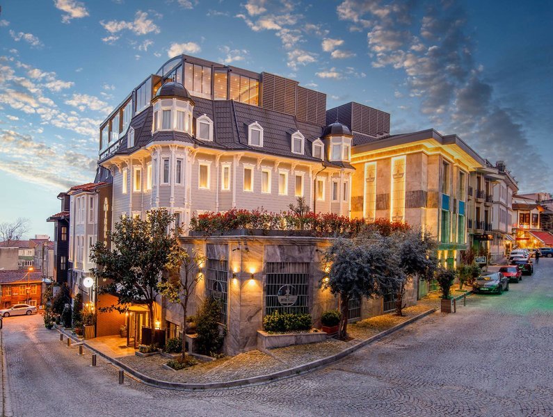 Amiral Palace Hotel