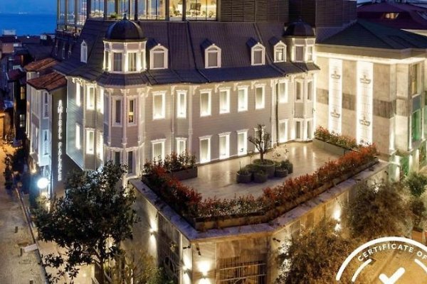 Amiral Palace Hotel