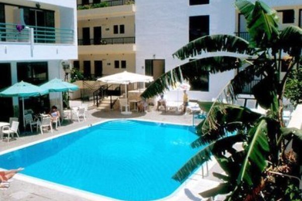 Poseidon Hotel & Apartments