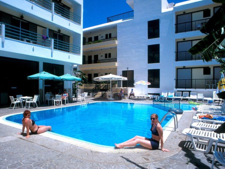 Poseidon Hotel & Apartments