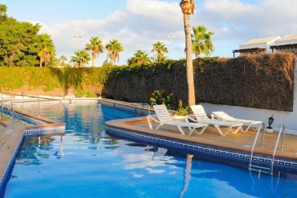 Aparthotel Costa Volcán & Spa