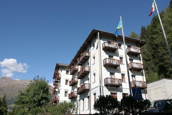 Palace Pontedilegno Resort