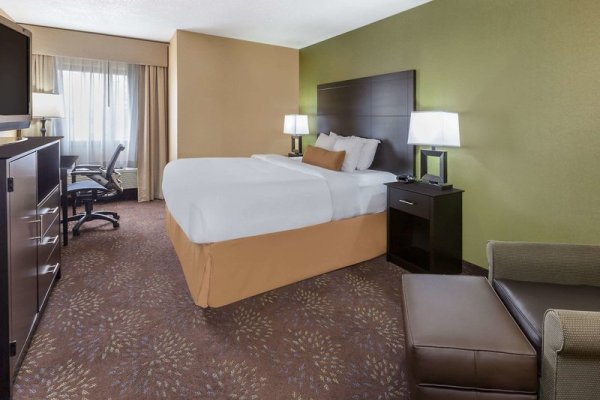 Wyndham Garden Sterling Heights