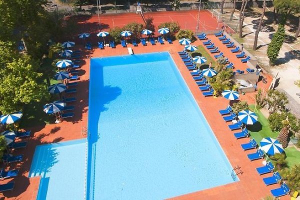 Hotel Caravelle