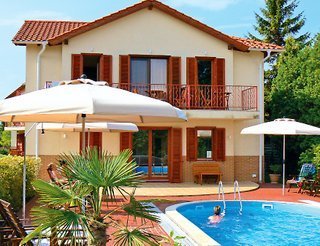 Hullam Villa