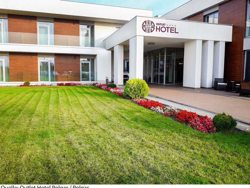 Outlet Hotel