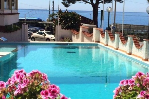 Hotel Ariston Montecarlo