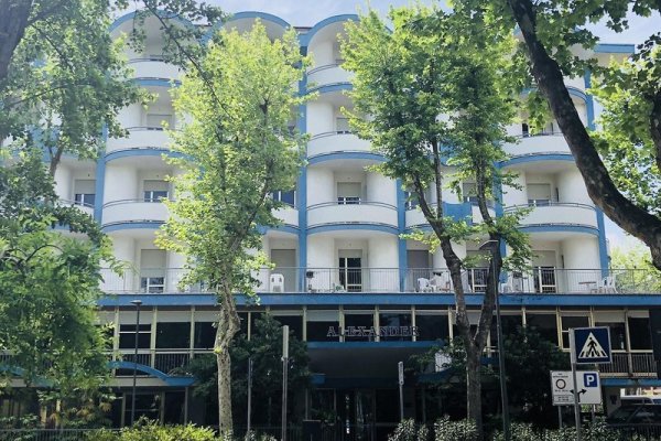Alexander Hotel