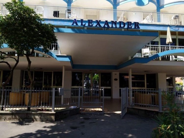 Alexander Hotel