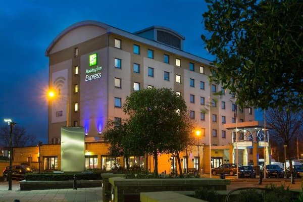 Holiday Inn Express London  Wandsworth