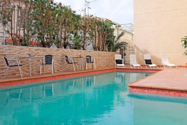 Apartamentos Residencial Doña Carmen 3000