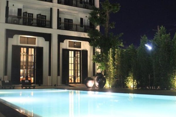Buri Siri Hotel