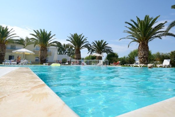 Aslanis Village