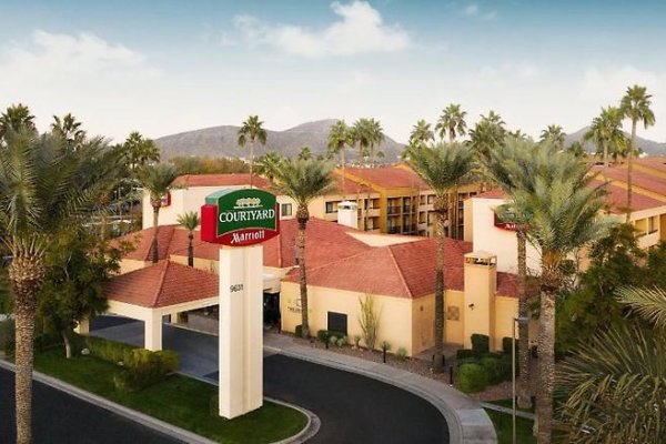 Courtyard Phoenix North by Marriott