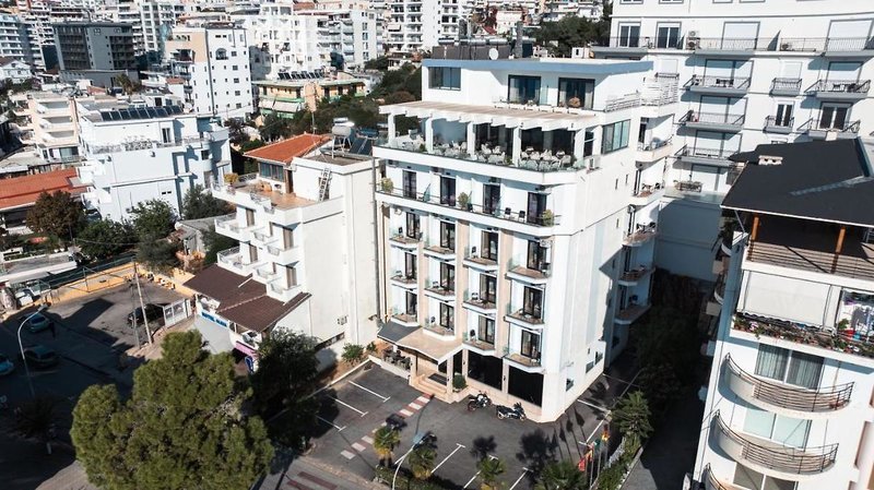 Hotel Senator