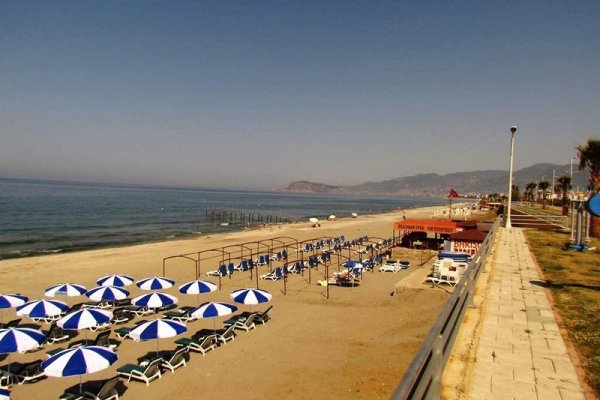 Gold Twins Family Beach Hotel