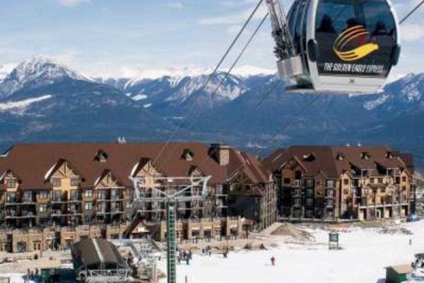 Glacier Mountaineer Lodge