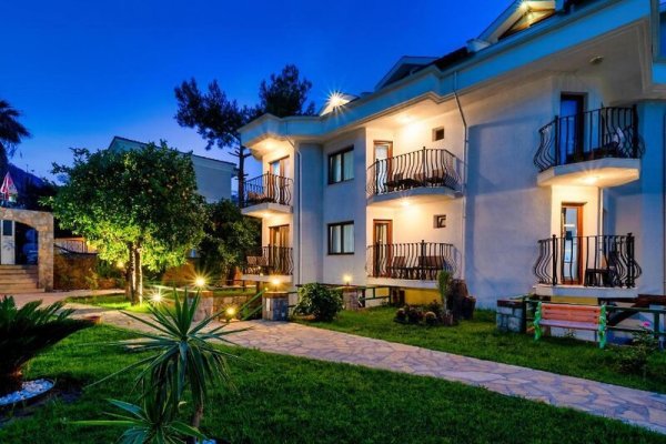 Ata Lagoon Beach Hotel