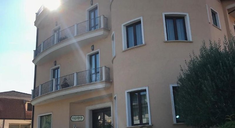 Gullo Hotel