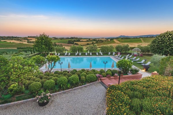 Borgo Tre Rose Hotel