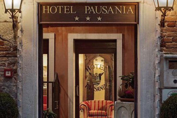 Pausania