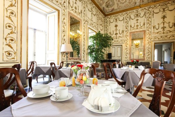 Decumani Hotel De Charme