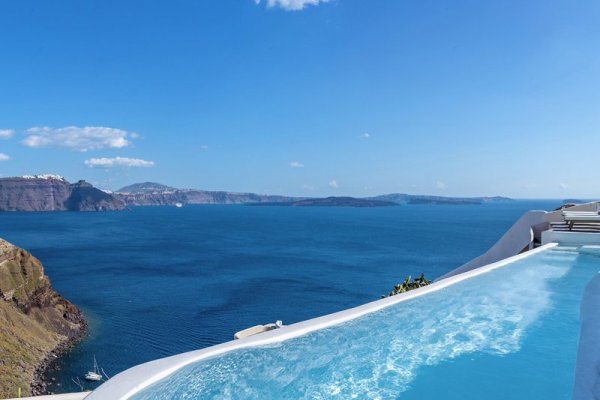 Canaves Oia Suites