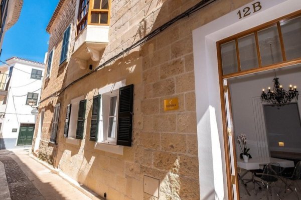 Divina Suites