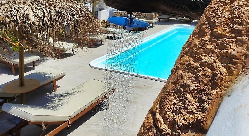 Avraki Rooms & Studios