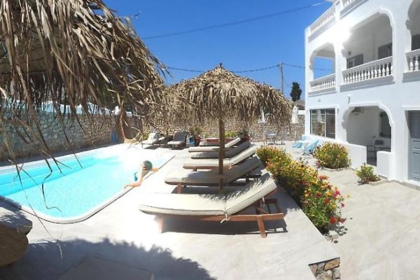 Avraki Rooms & Studios